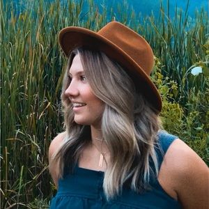 Meet your Posher, Belle